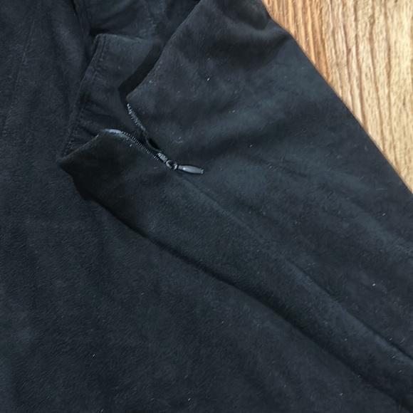 Velvet black skirt - Picture 3 of 3